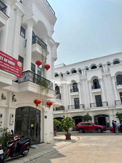 BÁN: Nhà phố 1 trệt 3 lầu, 4,7 tỷ, liền kề Vincom TP Tây Ninh, NH hỗ trợ vay 70% lãi suất ưu đãi